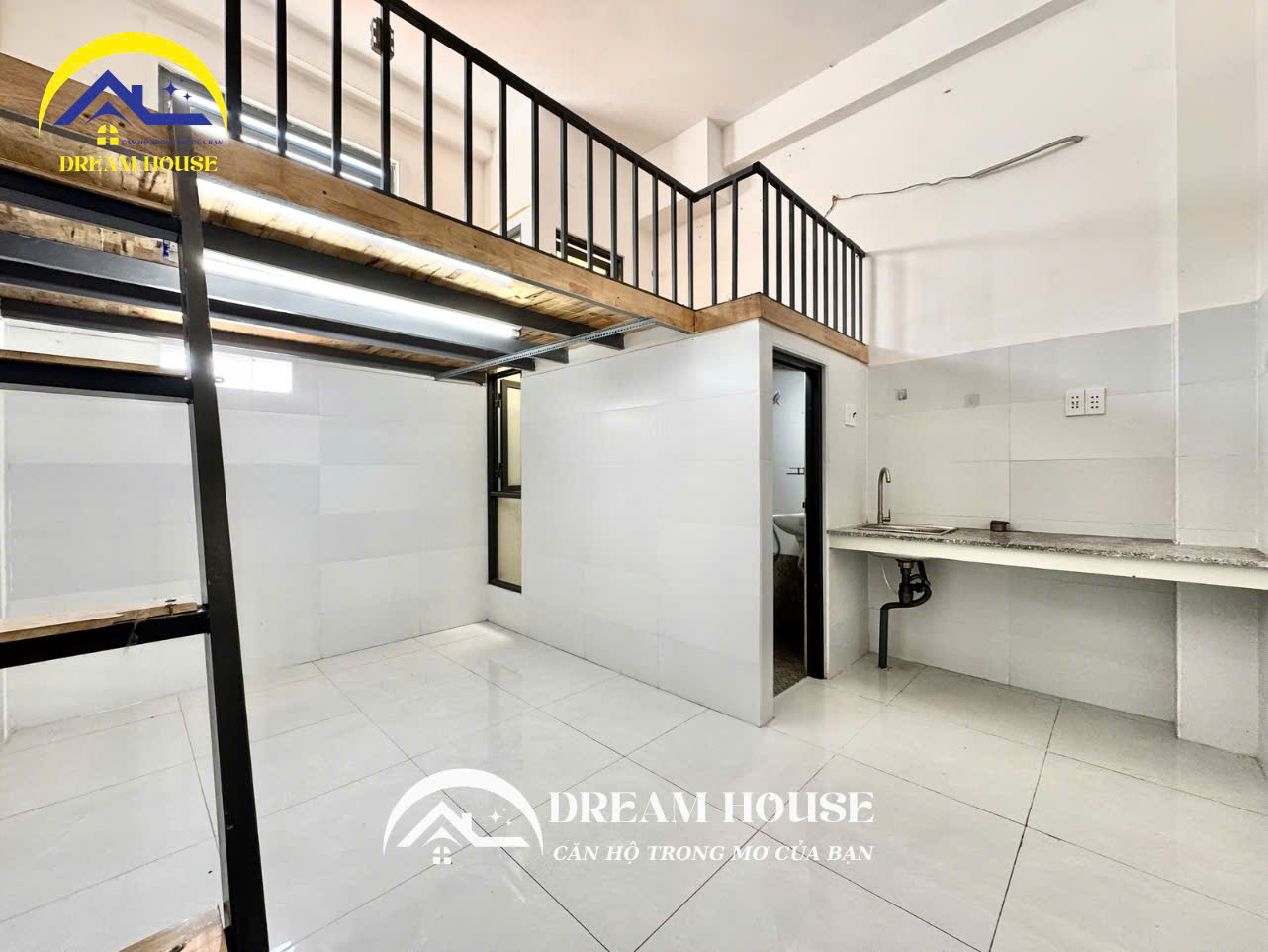 DUPLEX CỬA SỔ TRỜI KẾ HUIT