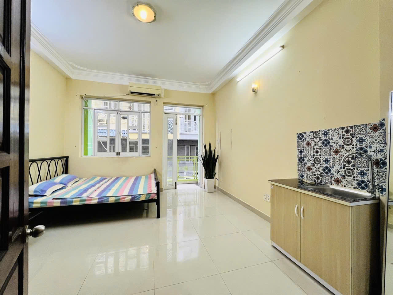 STUDIO BAN CÔNG FULL NỘI THẤT