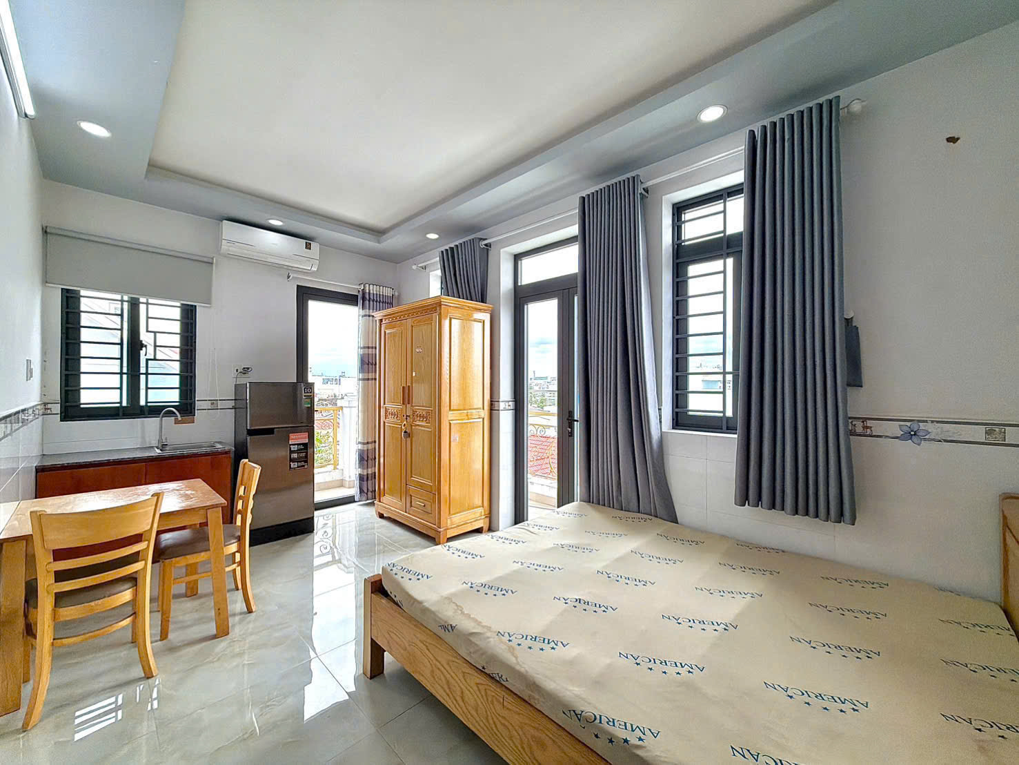 STUDIO FULL NỘI THẤT CÓ BAN CÔNG
