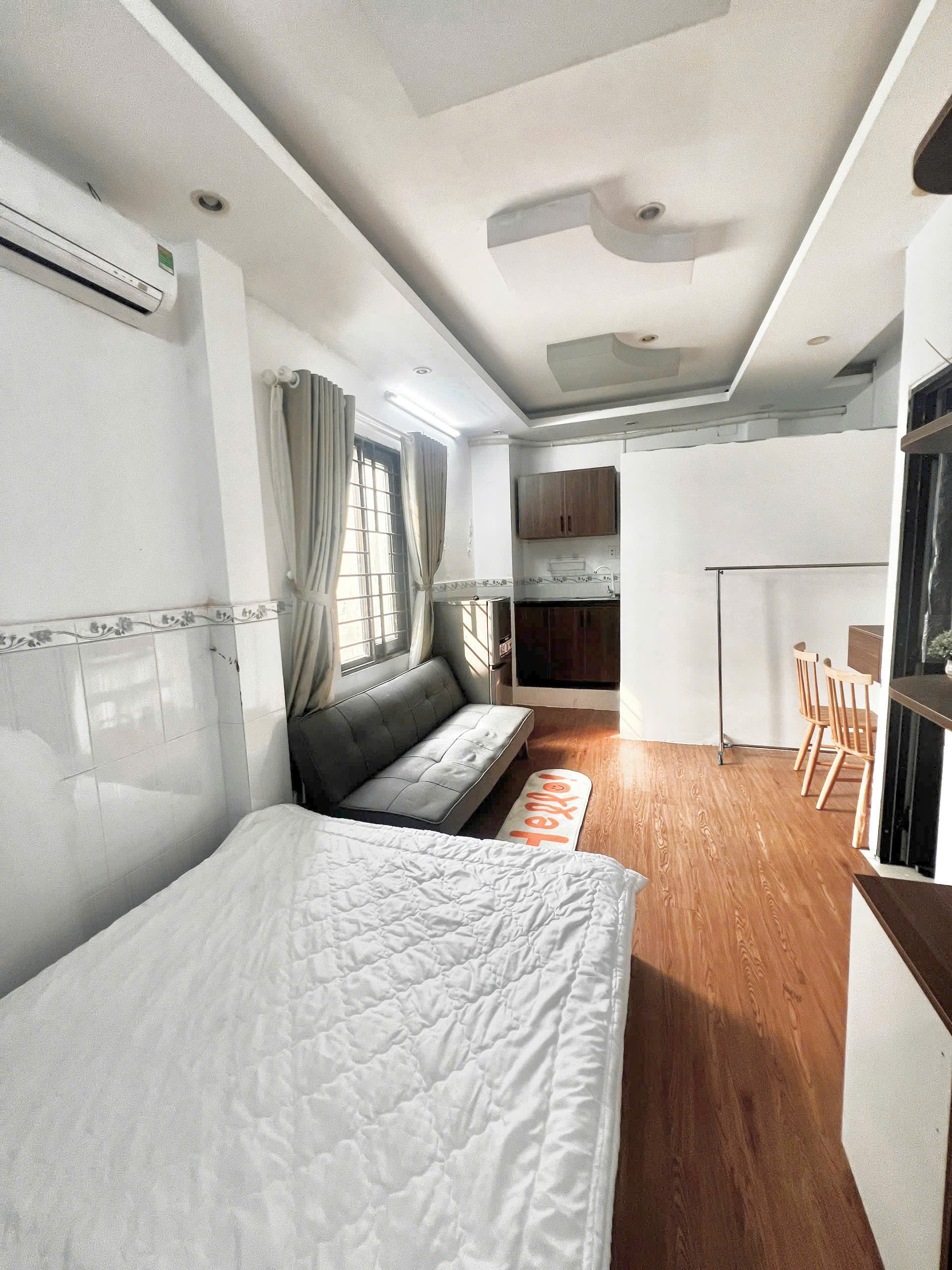 STUDIO CỬA SỔ TRỜI KẾ VHU VÀ HIU